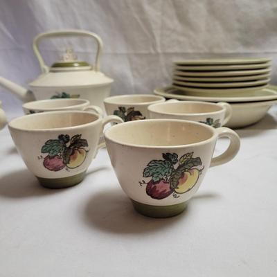 Poppytrail by Metlox "Provincial Fruit" Dishware (BLR-CE)
