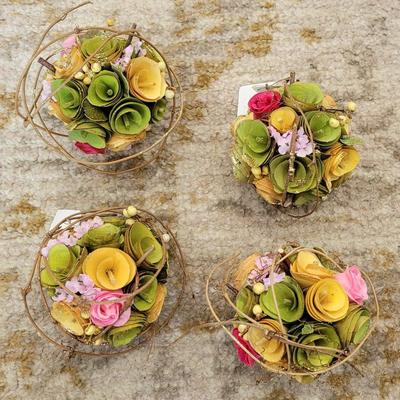99: Curled Wood Multicolored Flower Balls