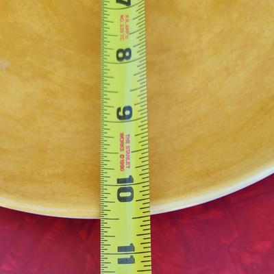 109: Yellow Plastic Plate Set