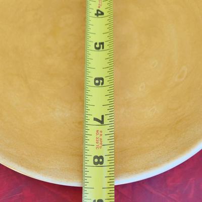 109: Yellow Plastic Plate Set