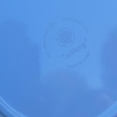 109: Yellow Plastic Plate Set