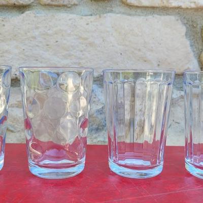 115: (4) Small Drinking Glasses