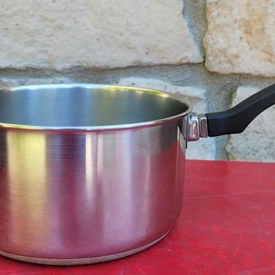 127: Cuisinart & Kitchen Aid Skillets with Lid and Faberware Pot