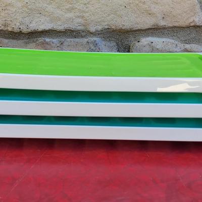 134: Stackable Ice Trays With Fold Back Lid Covers