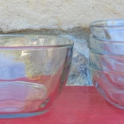 137: Glass Salad Serving Bowl and (4) Individual Salad Bowls