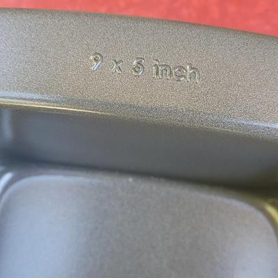 138: (3) Kitchen Aid Loaf Pans