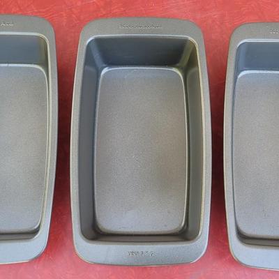 138: (3) Kitchen Aid Loaf Pans