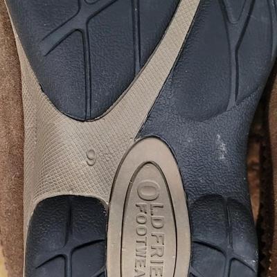 142: Old Friend Footwear