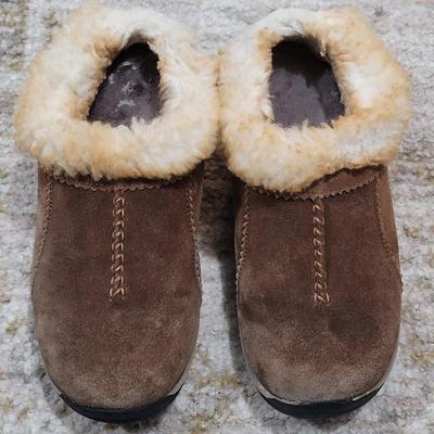 142: Old Friend Footwear