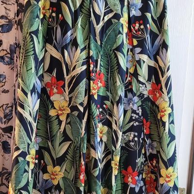 163: Ladies Skirts- one new with Tags