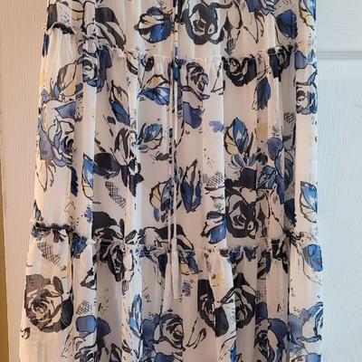 163: Ladies Skirts- one new with Tags