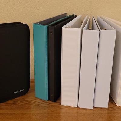 180: Binders and CD Storage Case