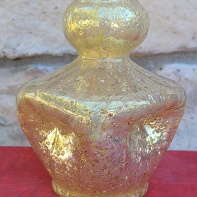 189: Yellow Gold Glass Vase
