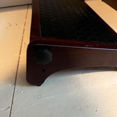 Lizell Footrest & True Innovations Desk Chair (O-KL)