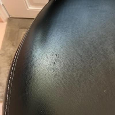 Lizell Footrest & True Innovations Desk Chair (O-KL)