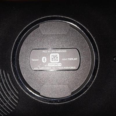 GARMIN GPS AND BRACKET HOLDER