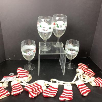 307 Set of Four Lenox Sleigh ride Ice tea Glasses & Mitten Garland