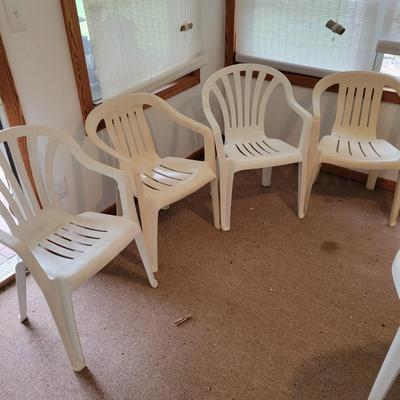 Patio Table and Chairs (SR-DW)