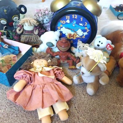 VINTAGE COMICS-CHARLIE BROWN BOOKS-PLUSH DOLLS & BEARS-MORE