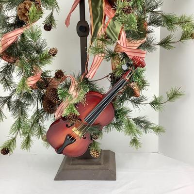 Lot 315. Old World Wreath with Violin & Ribbon made in France