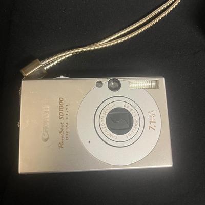 Canon Powershot SD 1000 Digital Camera (UO-MG)