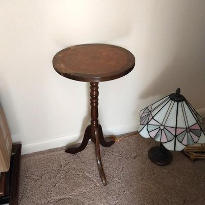 VINTAGE WOODEN STAND-TABLE LAMP WITH STAINGLASS SHADE-THREE SMALL WALL MIRRORS