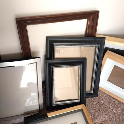 NICE VARIETY PICTURE FRAMES