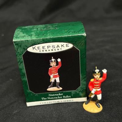 Miniature Hallmark Keepsake Ornament Nutcracker Soldier Collector's Series