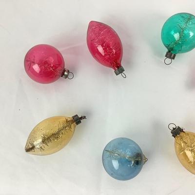 Lot 316  Set of Eight Vintage Christmas Garland & Glass Ornaments