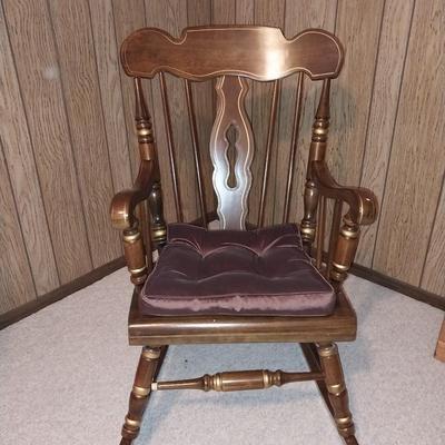 WOODEN ROCKING CHAIR WITH CAIN SEAT