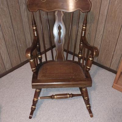 WOODEN ROCKING CHAIR WITH CAIN SEAT