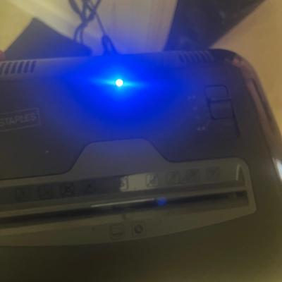 Staples Shredder & Office Supplies (UO-MG)