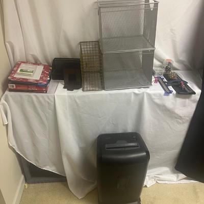 Staples Shredder & Office Supplies (UO-MG)