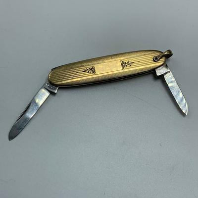 Vintage Pocket Knife & Lockets (B5-HS)