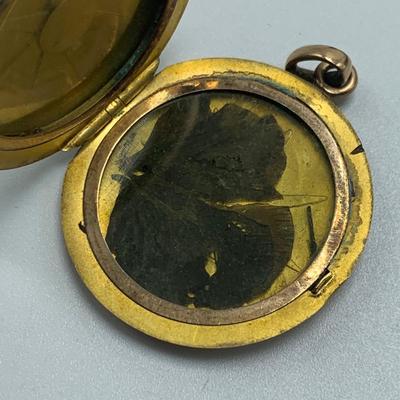 Vintage Pocket Knife & Lockets (B5-HS)