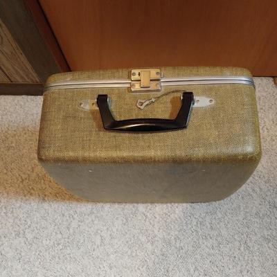 ROYAL PORTABLE MANUEL TYPEWRITER