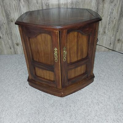 WOODEN OCTAGON SHAPED ENDTABLE WITH STORAGE AND METAL NATIVE AMERICAN TABLE LAMP