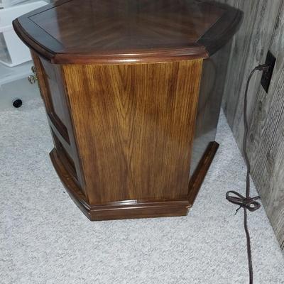 WOODEN OCTAGON SHAPED ENDTABLE WITH STORAGE AND METAL NATIVE AMERICAN TABLE LAMP