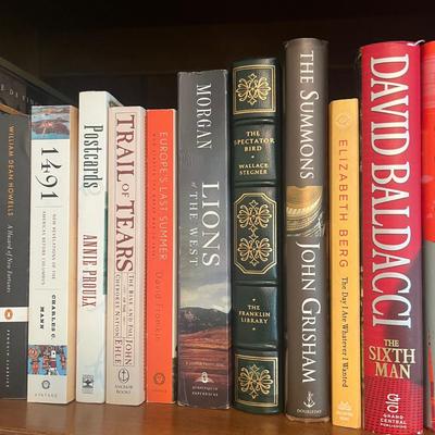 Selection of Novels by Baldacci, Grisham and more (UO-MG)