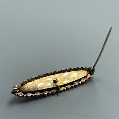 Three Vintage Fashion Pins, incl. 14K (B5-HS)