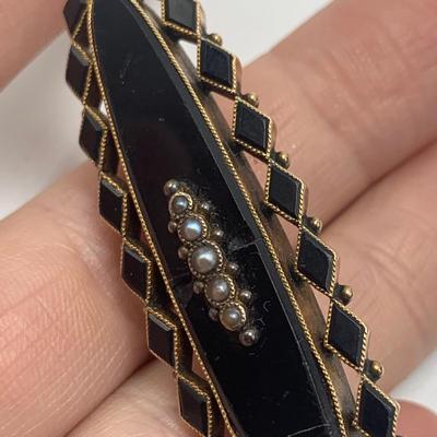 Three Vintage Fashion Pins, incl. 14K (B5-HS)