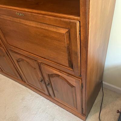 Ethan Allen Swivel Chair & Two Bookcases w/ Secretary (UO-MG)