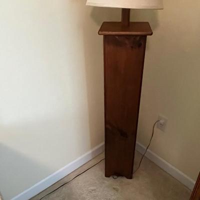 Wooden Floor Lamp With Storage (UO-MG)