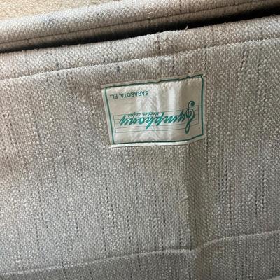 Symphony Sleeper Sofa (UO-MG)