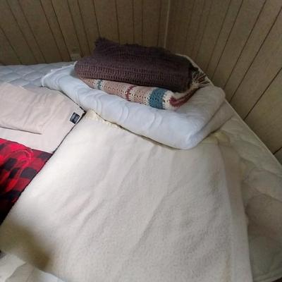 QUEEN BEDDING-SHEET SETS-MATTRESS PAD-BLANKETS