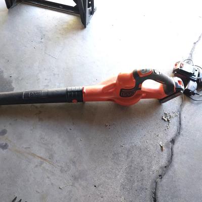 BLACK & DECKER CORDLESS LEAF BLOWER WITH CHARGER AND HEDGE TRIMMER
