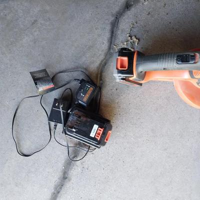 BLACK & DECKER CORDLESS LEAF BLOWER WITH CHARGER AND HEDGE TRIMMER