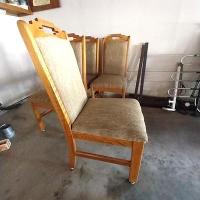 FOUR MATCHING WOODEN AND UPHOLSTERED CHAIRS