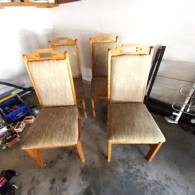 FOUR MATCHING WOODEN AND UPHOLSTERED CHAIRS