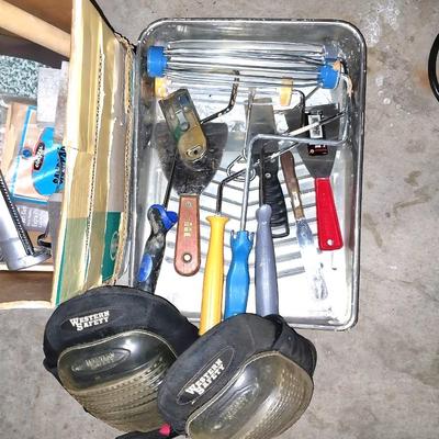 LARGE VARIETY OF PAINTING ITEMS